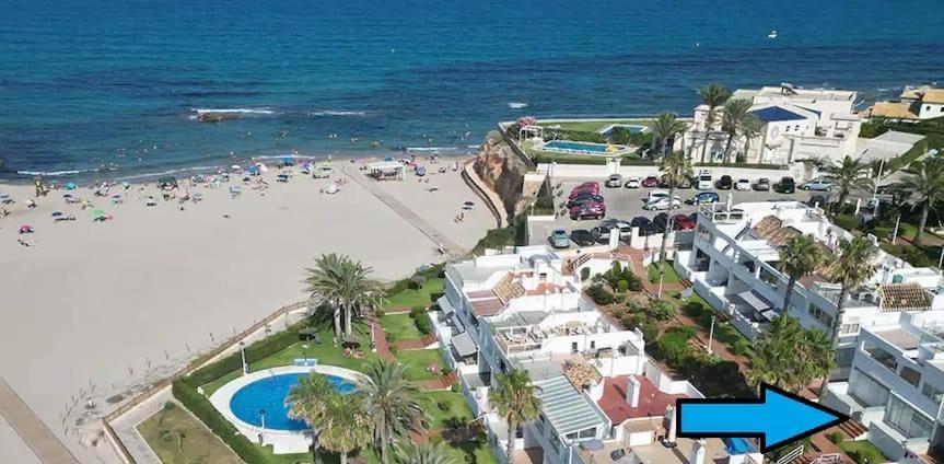 En La Playa De Cala Capitan -cabo Roig- Costa Orihuela